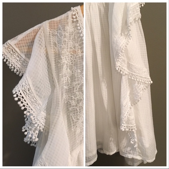 |SOLD|NWT Maeve Anthropologie Callie Ruffled Top L - Picture 8 of 8